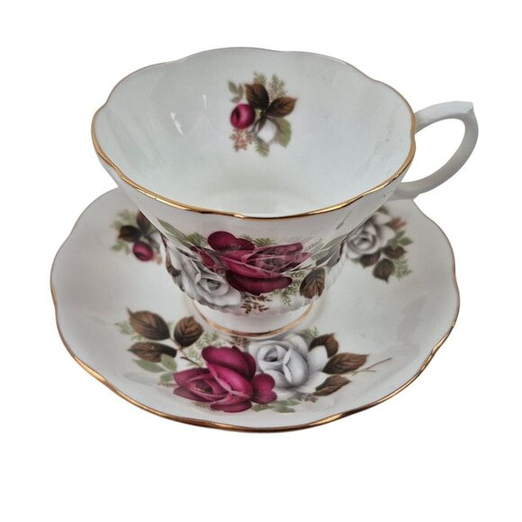 Royal Albert China England Tea Cup Saucer Set Pink White Rose Design Gold Trim - Picture 5 of 10